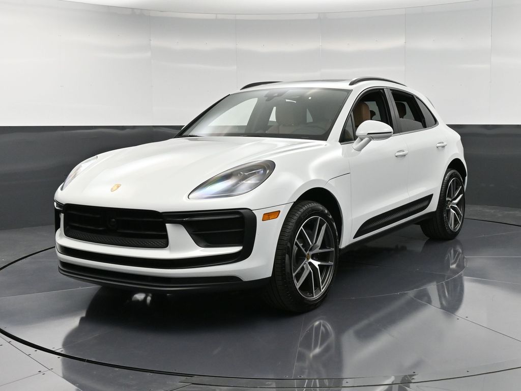 2025 Porsche Macan Base