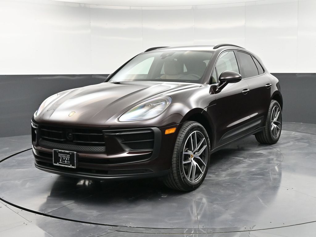 2025 Porsche Macan -'s photo