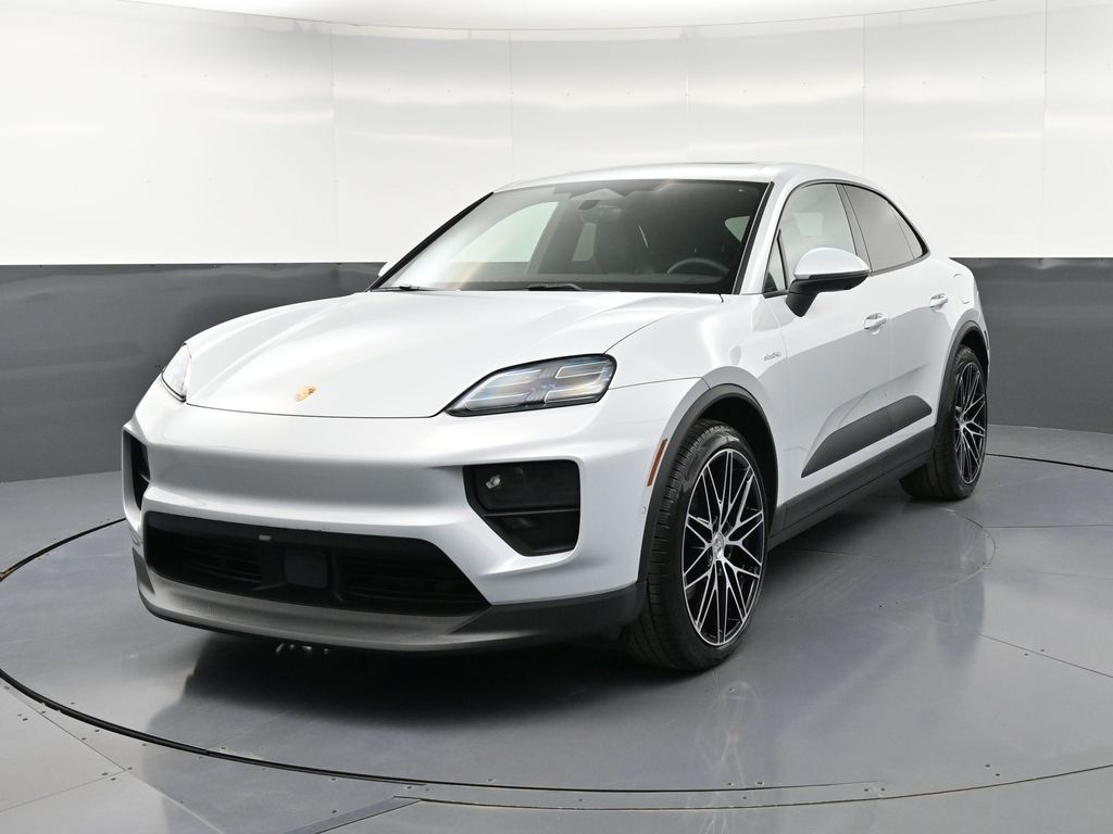 2026 Porsche Macan Base