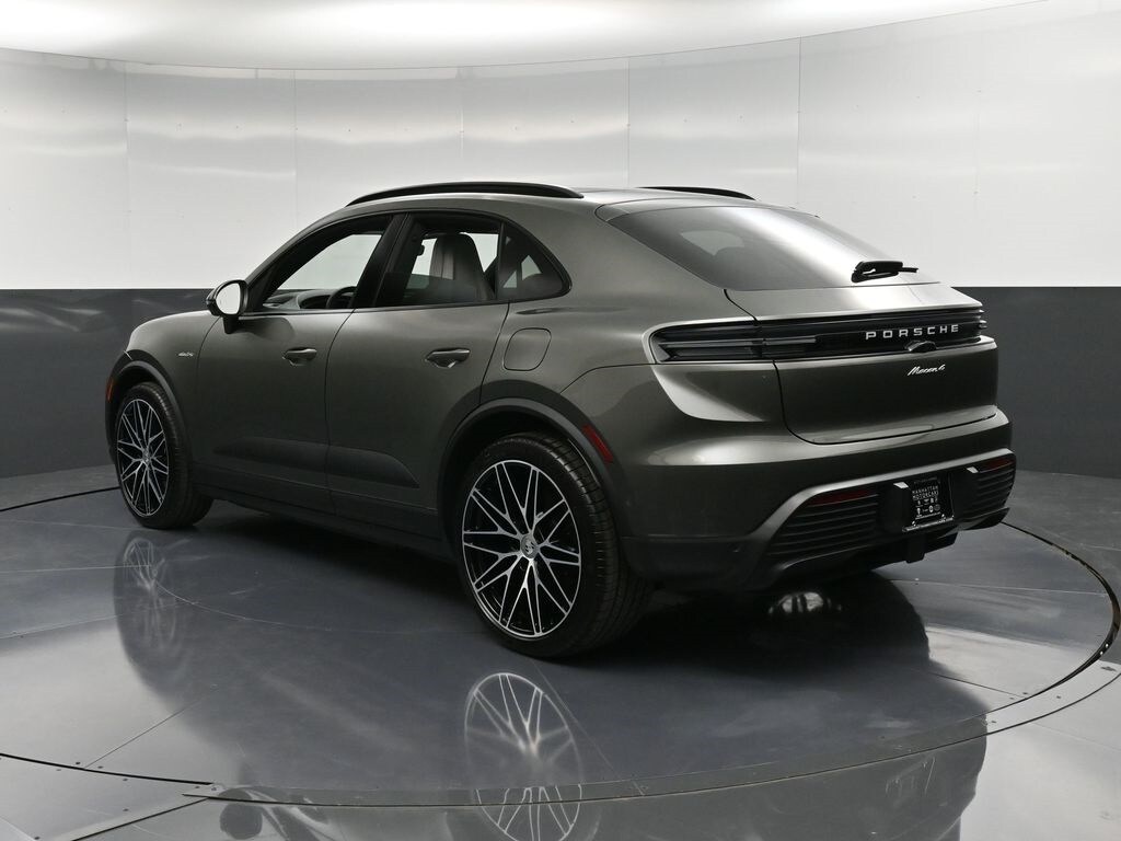 2024 Porsche Macan Electric 4 photo 3