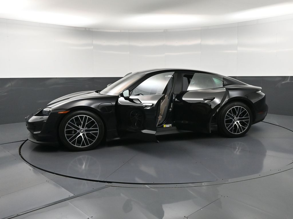 2021 Porsche Taycan 32