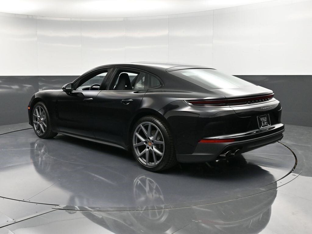 2025 Porsche Panamera 4 photo 3