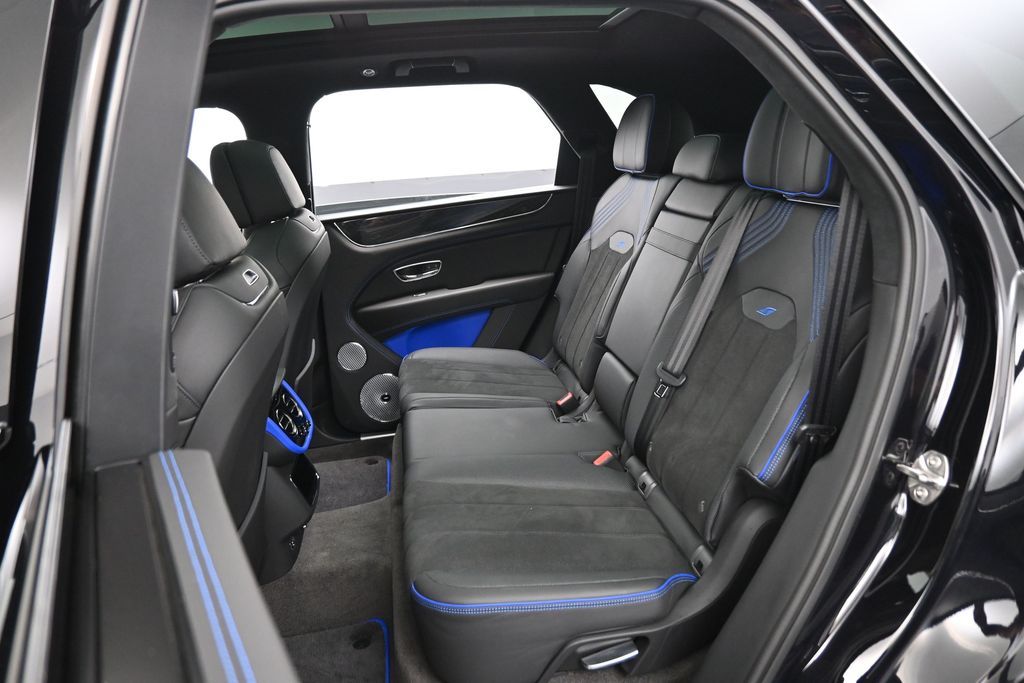 2025 Bentley Bentayga S - Photo 24