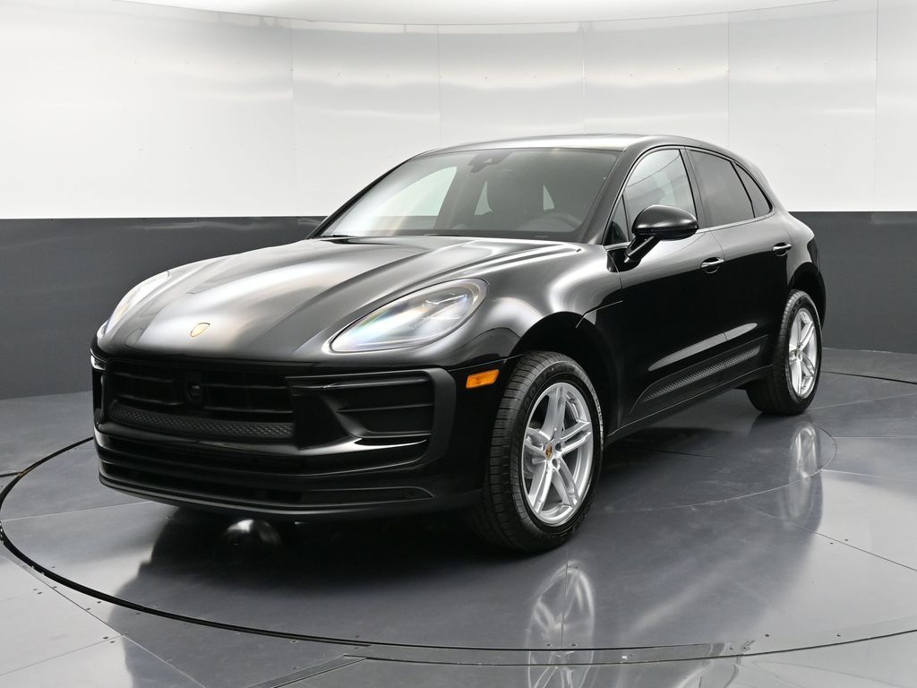 2026 Porsche Macan Base