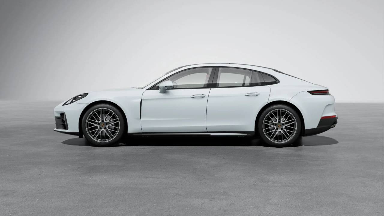 2026 Porsche Panamera 4 photo 2