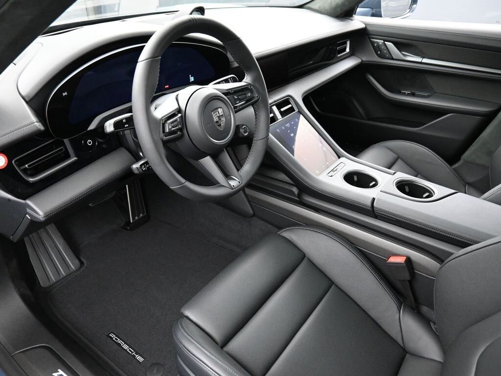 2026 Porsche Taycan Turbo S photo 4