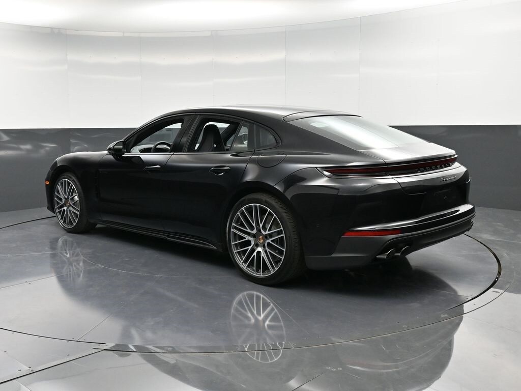 2026 Porsche Panamera E-Hybrid 4 photo 3