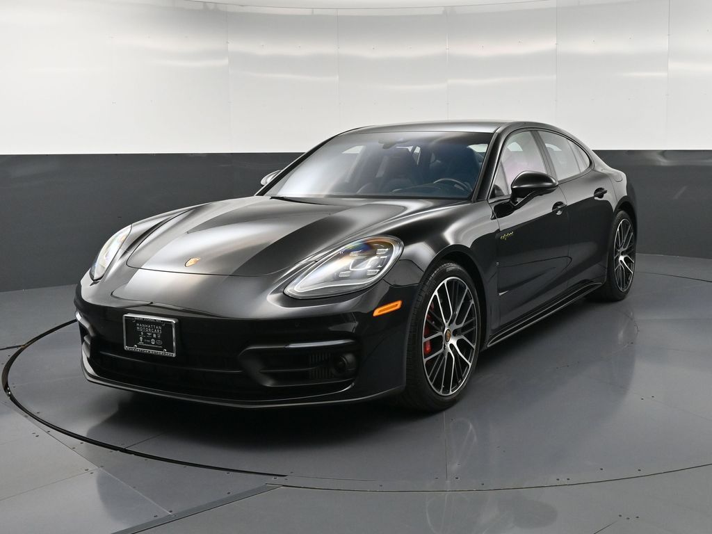 2023 Porsche Panamera 4S E-Hybrid's photo