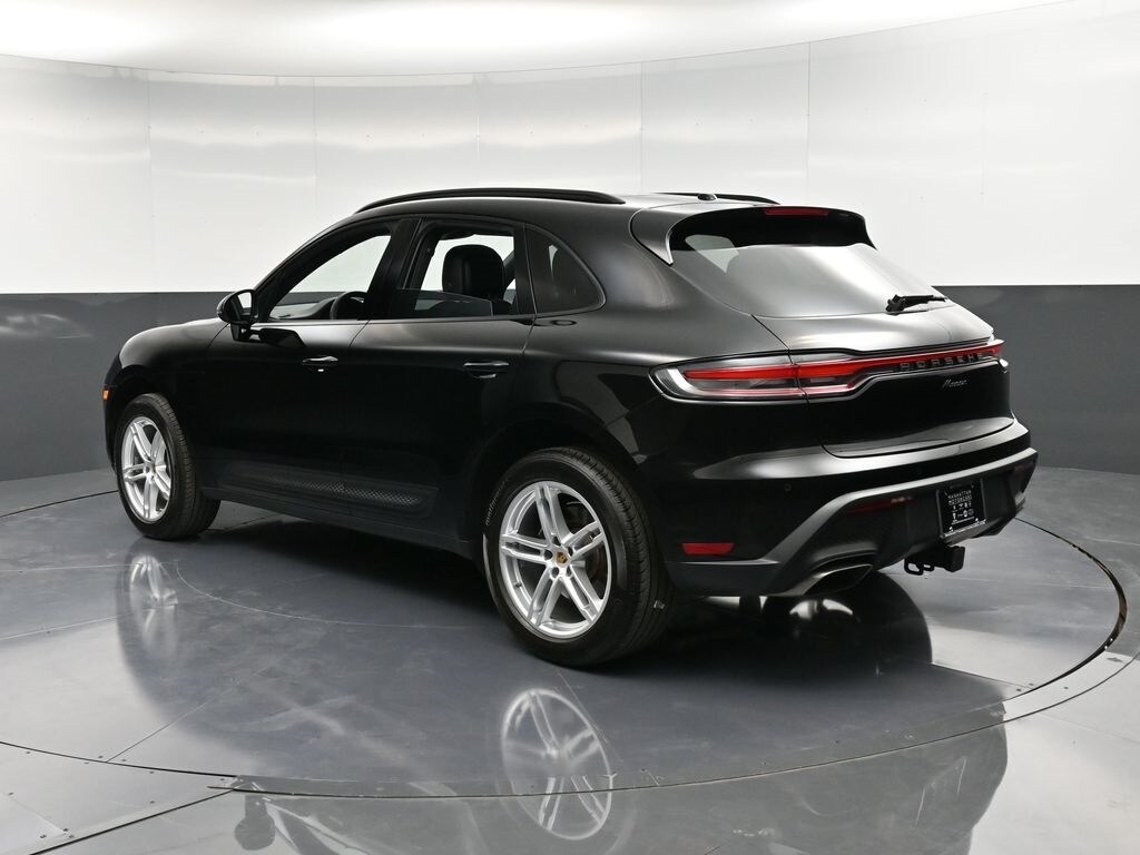 2022 Porsche Macan Base photo 3