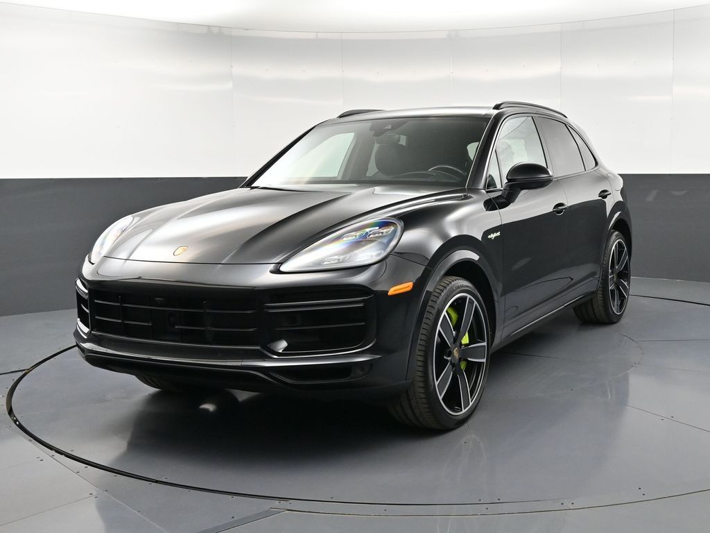 2022 Porsche Cayenne Turbo S E-Hybrid's photo