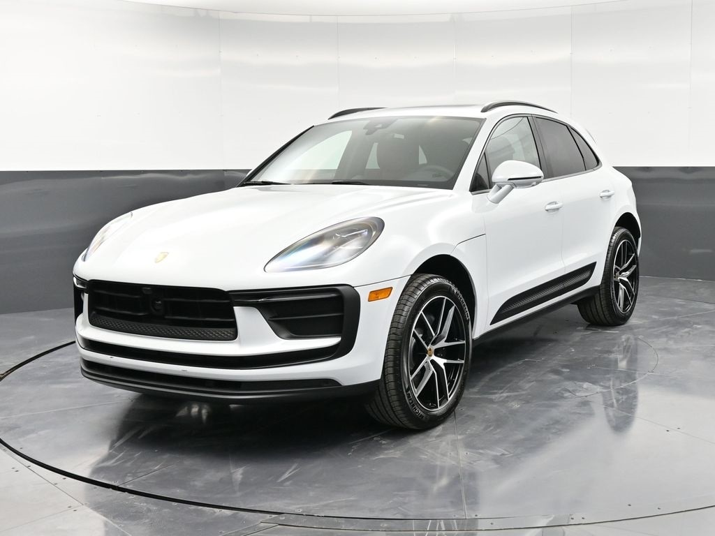 2026 Porsche Macan Base