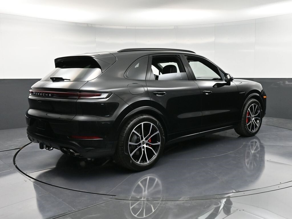 2026 Porsche Cayenne Turbo E-Hybrid - Photo 7