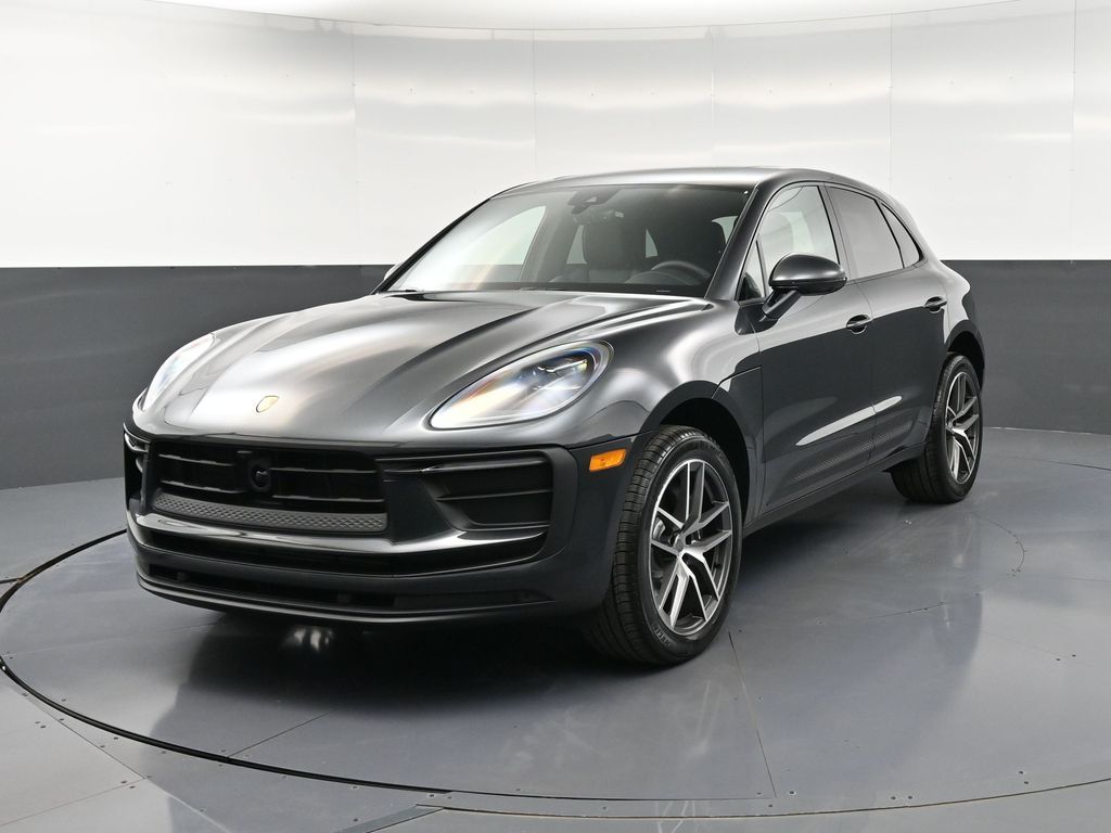 2026 Porsche Macan Base