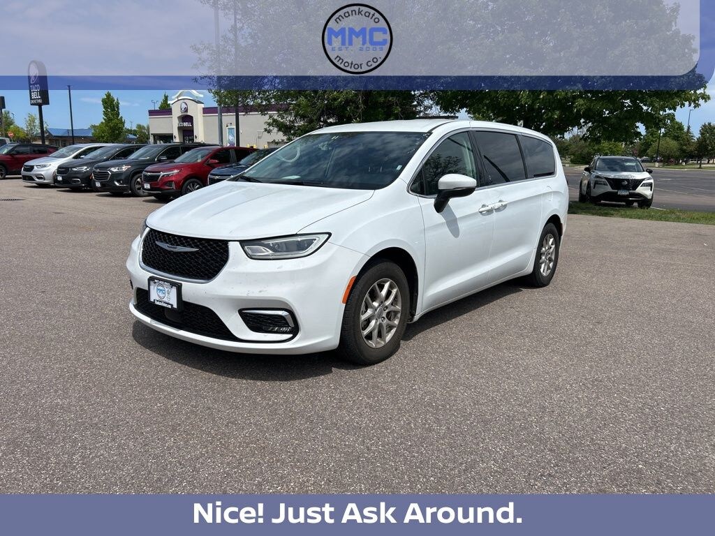 Used 2023 Chrysler Pacifica Touring L Van Passenger Van