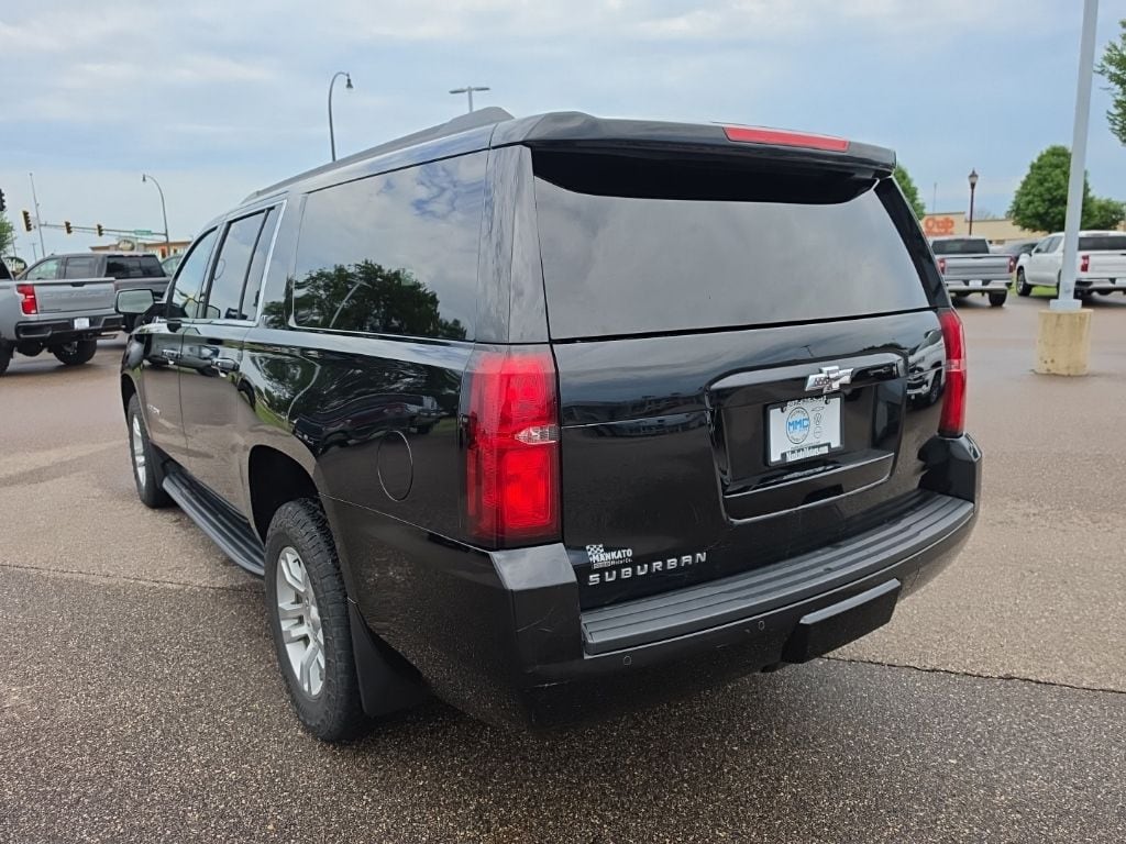 Used 2019 Chevrolet Suburban LT with VIN 1GNSKHKC2KR361745 for sale in Mankato, Minnesota