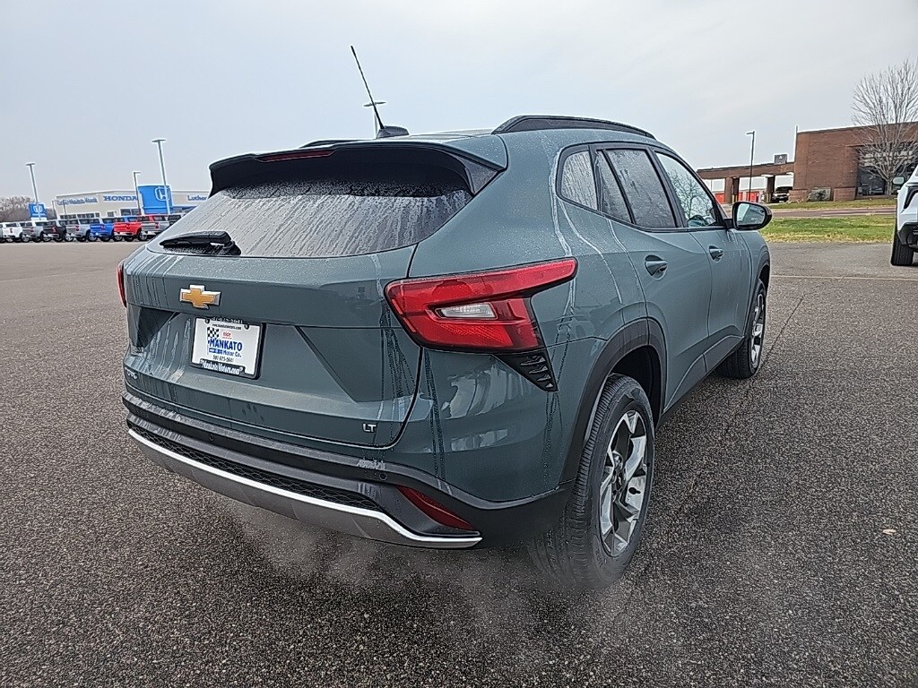 2026 Chevrolet Trax LT photo 4