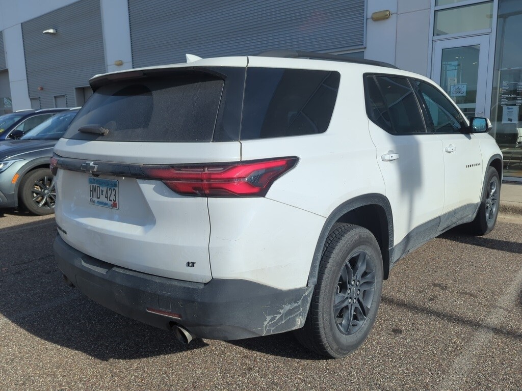 2022 Chevrolet Traverse Leather photo 3