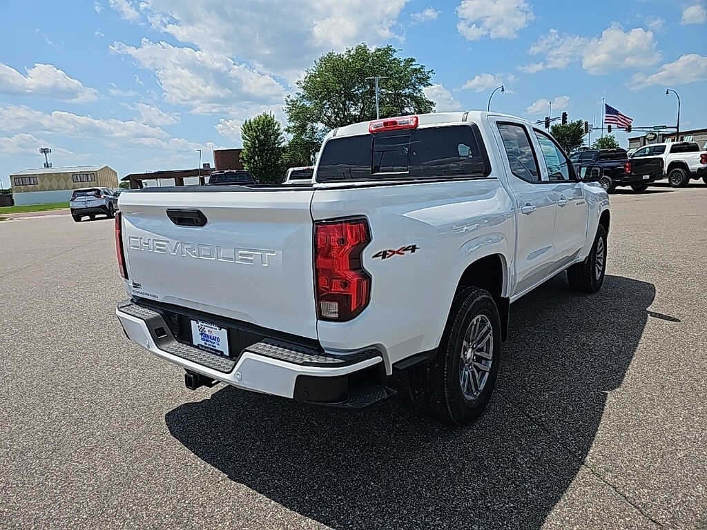 2025 Chevrolet Colorado Work Truck LT photo 2