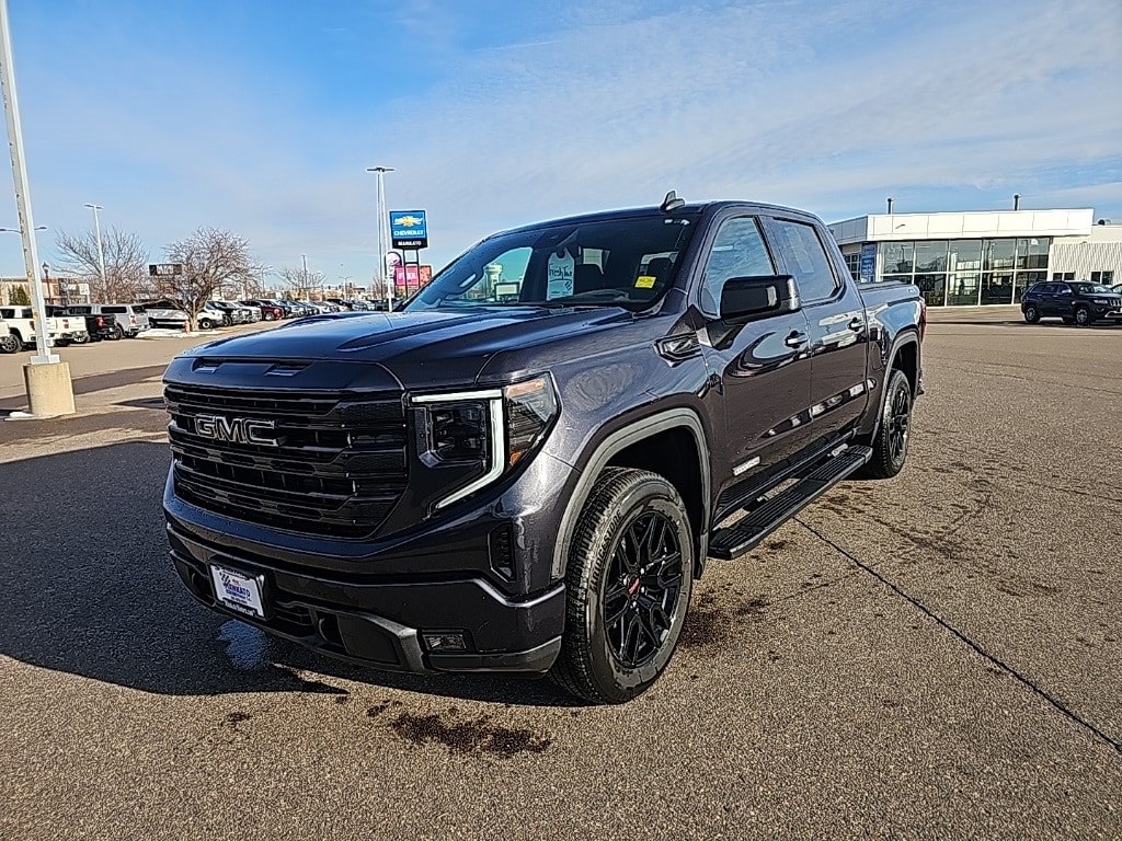 2022 GMC Sierra Base's photo