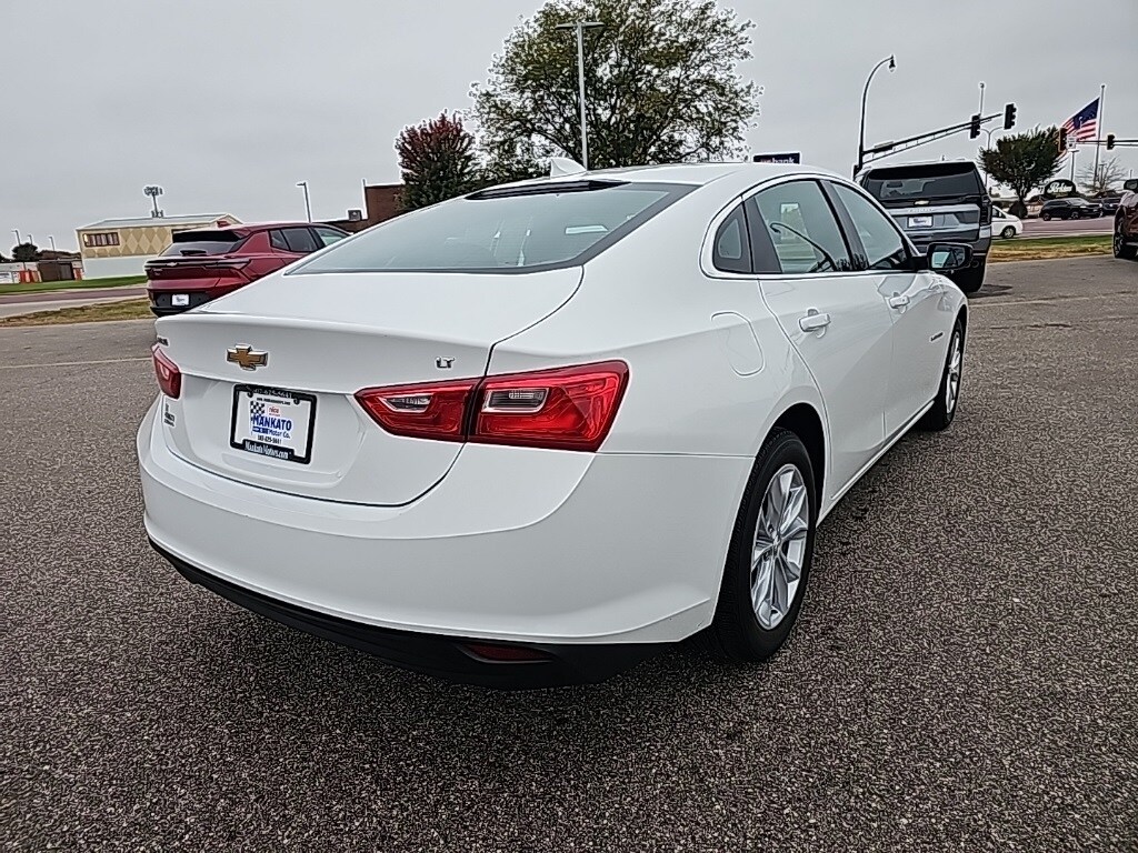 2023 Chevrolet Malibu 1LT photo 3