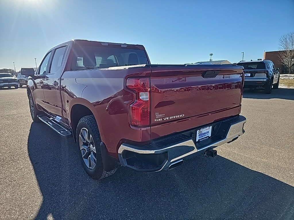 Used 2020 Chevrolet Silverado 1500 LT with VIN 1GCUYDED6LZ238433 for sale in Mankato, Minnesota