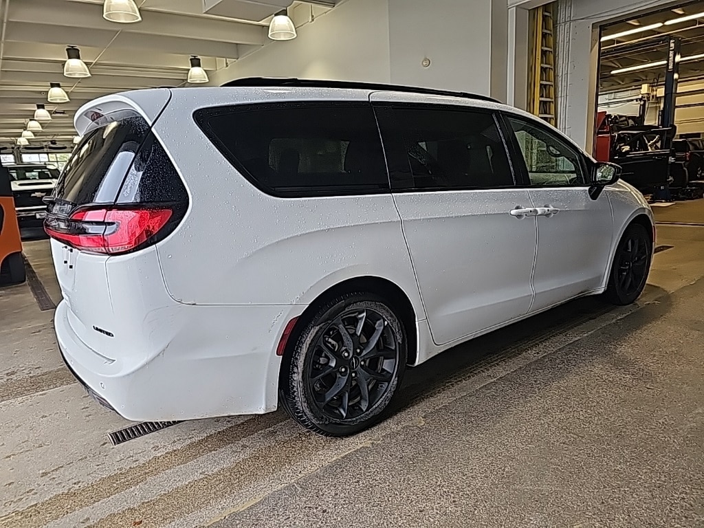 Used 2025 Chrysler Pacifica Limited Van Passenger Van