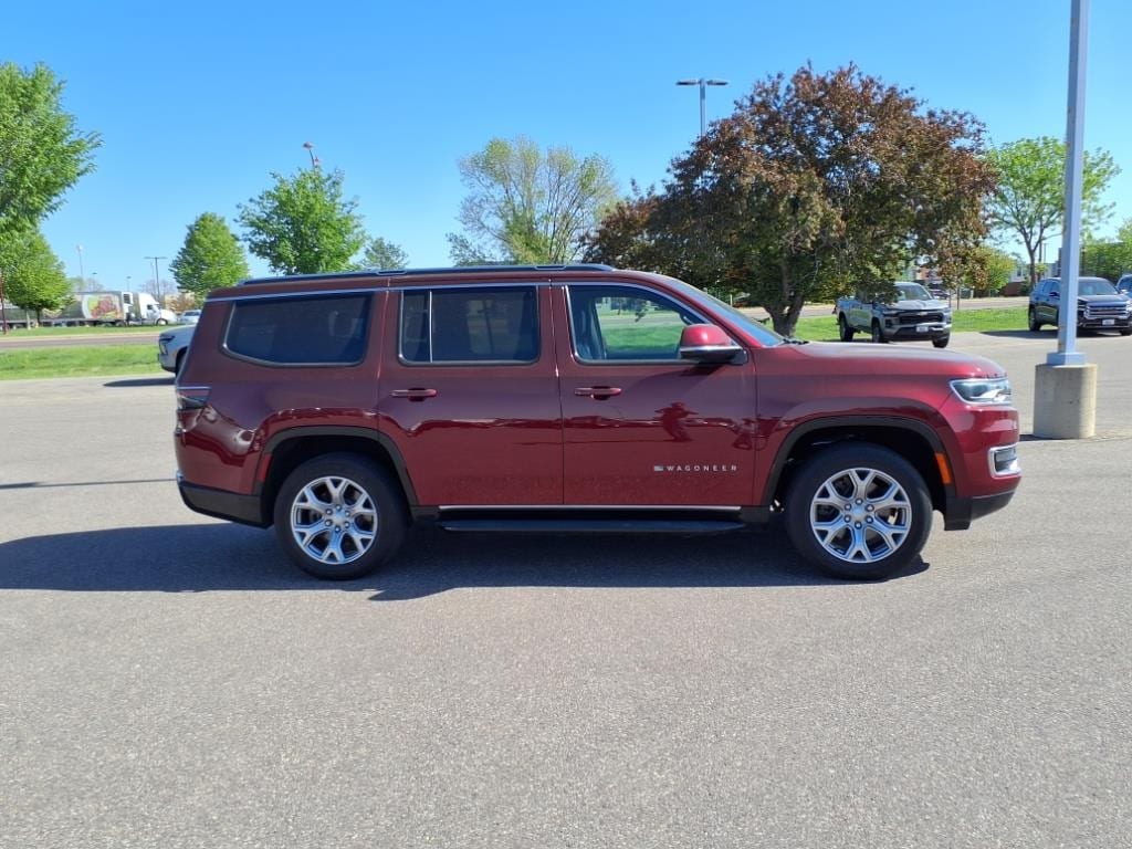Used 2022 Jeep Wagoneer Series II with VIN 1C4SJVBT7NS137121 for sale in Mankato, Minnesota
