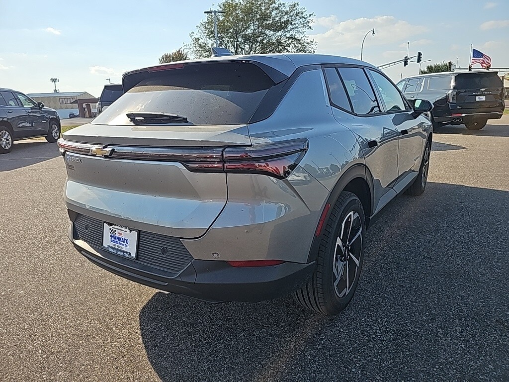 2026 Chevrolet Equinox EV 1LT photo 3