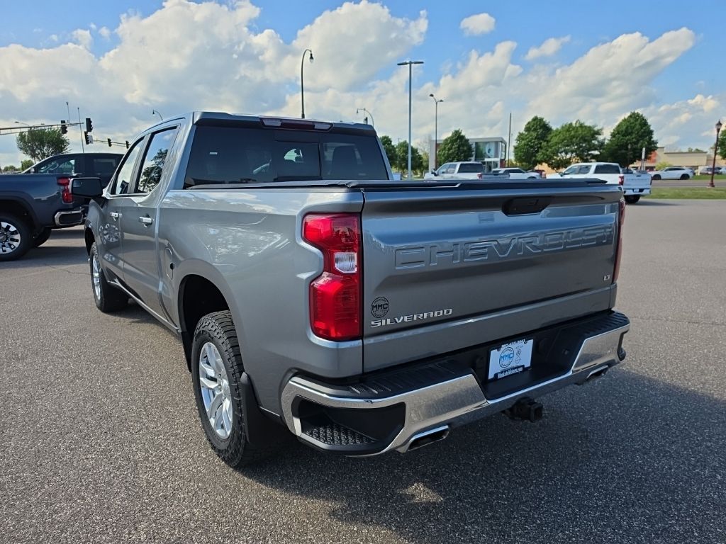 Used 2021 Chevrolet Silverado 1500 LT with VIN 3GCUYDED9MG263764 for sale in Mankato, Minnesota