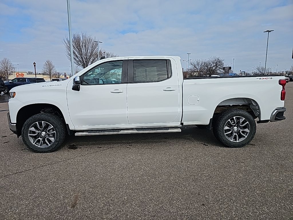 Used 2021 Chevrolet Silverado 1500 LT with VIN 3GCUYDET0MG221118 for sale in Mankato, Minnesota