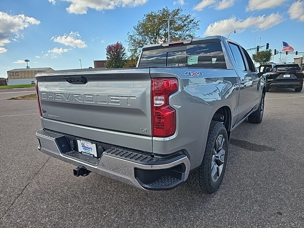 2026 Chevrolet Silverado 1500 LT photo 3