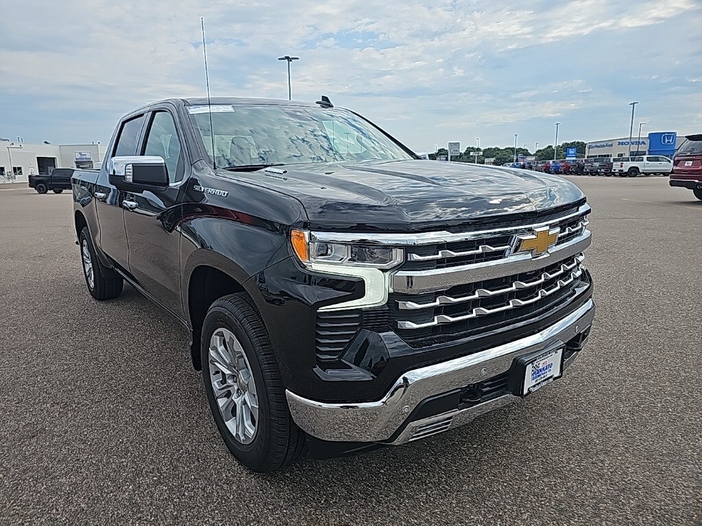 2026 Chevrolet Silverado 1500 LTZ photo 3