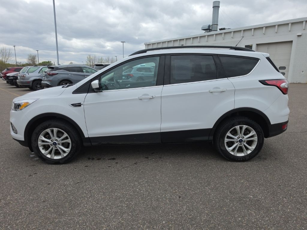 Used 2018 Ford Escape SE with VIN 1FMCU9GD3JUC60168 for sale in Mankato, Minnesota
