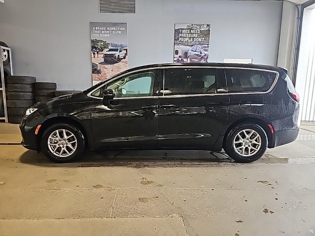 Used 2024 Chrysler Pacifica Touring L Van Passenger Van