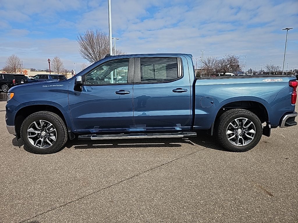 Used 2024 Chevrolet Silverado 1500 LT with VIN 1GCPDDEK9RZ361501 for sale in Mankato, Minnesota