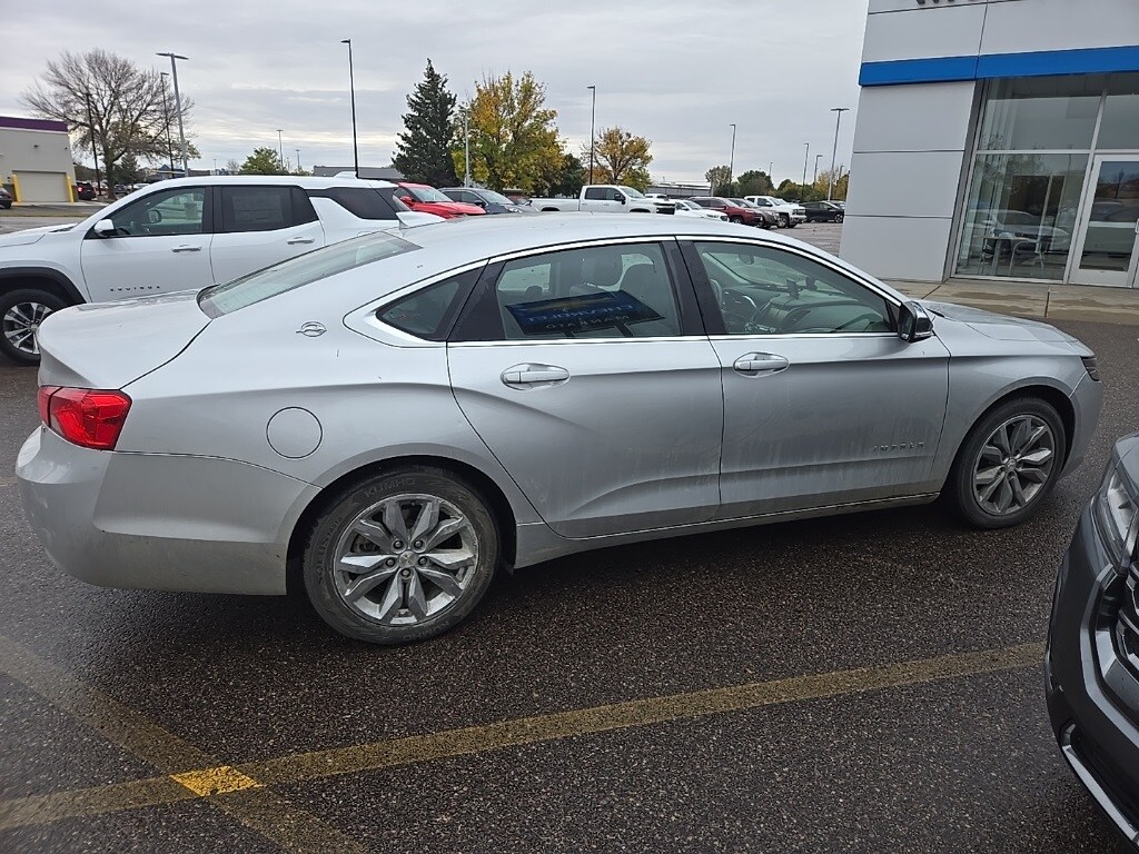 2017 Chevrolet Impala 1LT photo 4