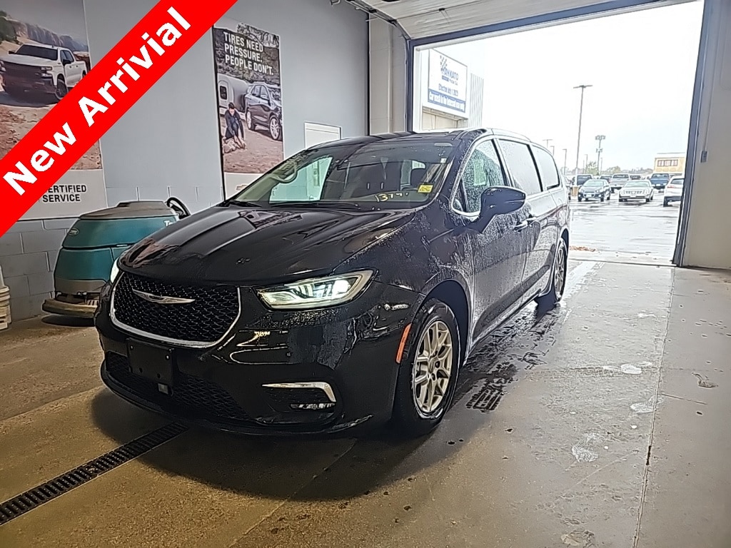 Used 2024 Chrysler Pacifica Touring L Van Passenger Van