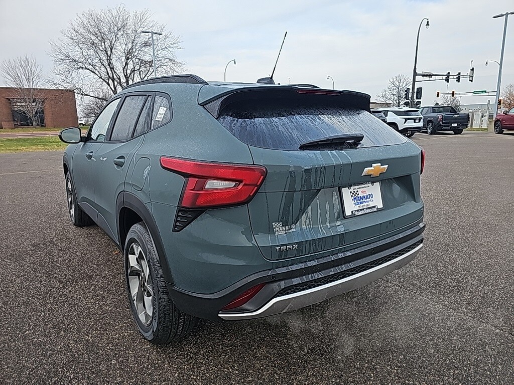 2026 Chevrolet Trax LT photo 3