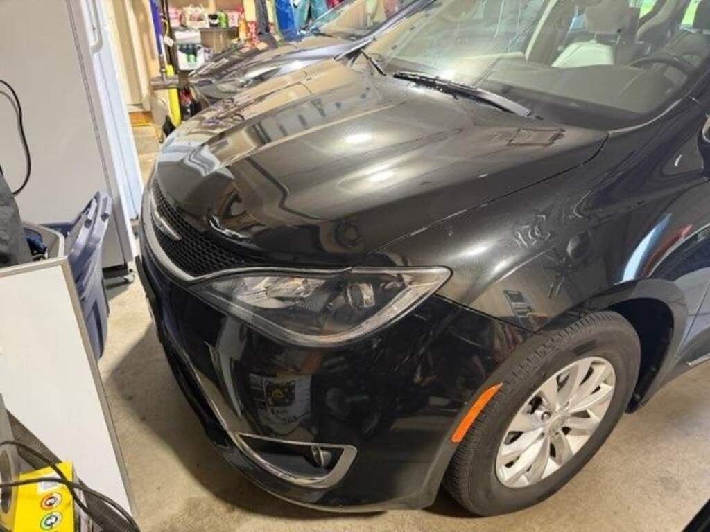 Used 2018 Chrysler Pacifica Touring L Plus Van