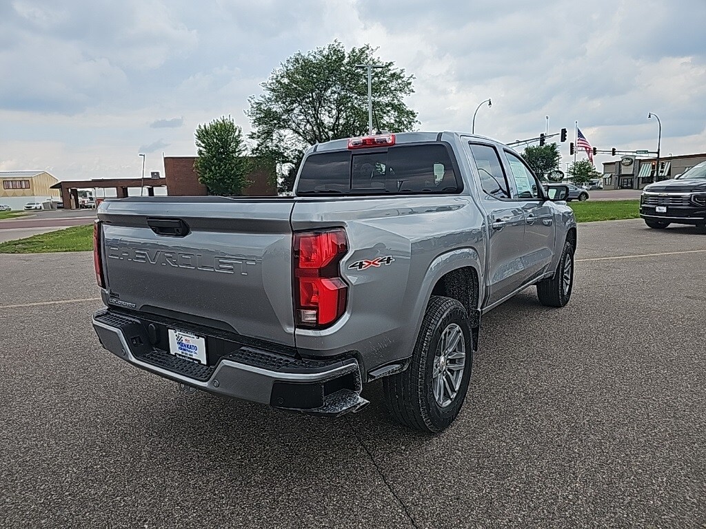 2025 Chevrolet Colorado Work Truck LT photo 3