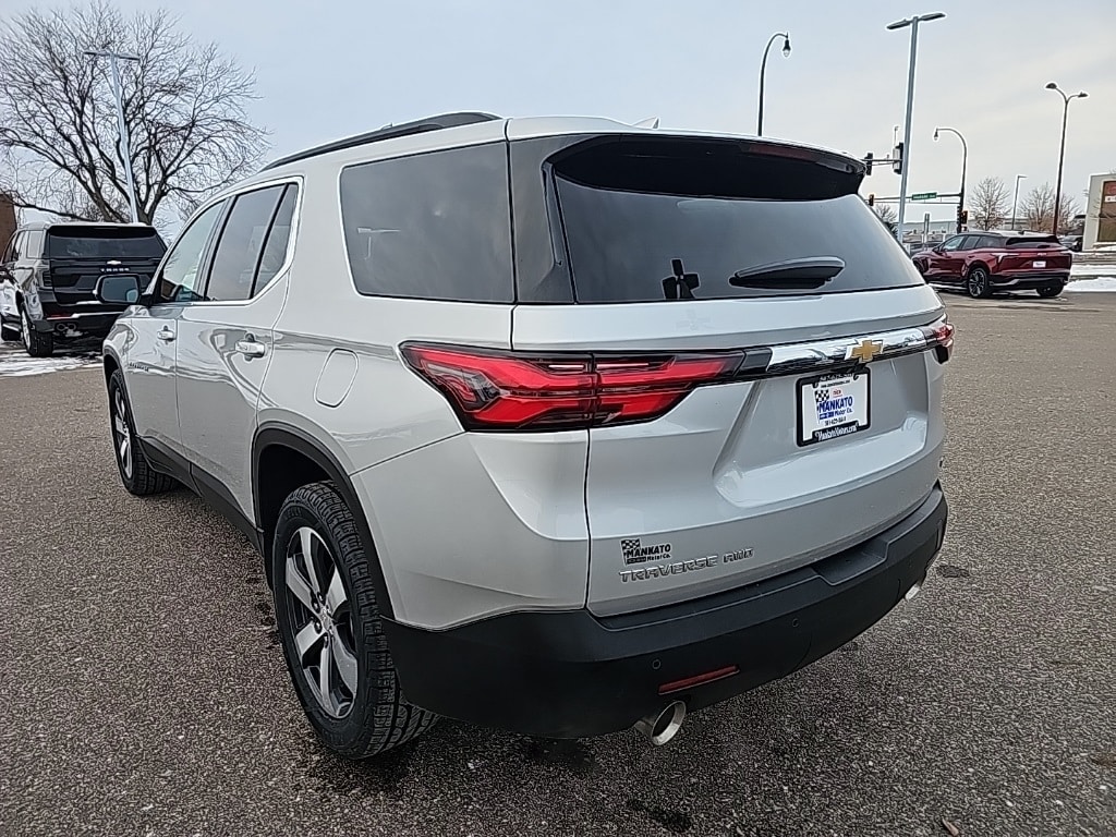 Used 2022 Chevrolet Traverse 3LT with VIN 1GNEVHKW4NJ156560 for sale in Mankato, Minnesota