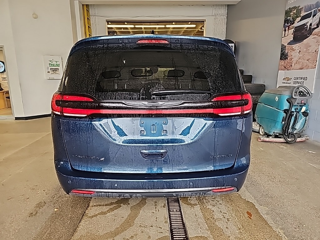 Used 2025 Chrysler Pacifica Limited Van Passenger Van