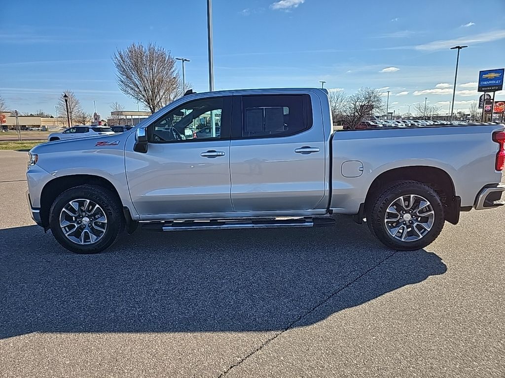 Used 2022 Chevrolet Silverado 1500 Limited LT with VIN 1GCUYDED0NZ198790 for sale in Mankato, Minnesota