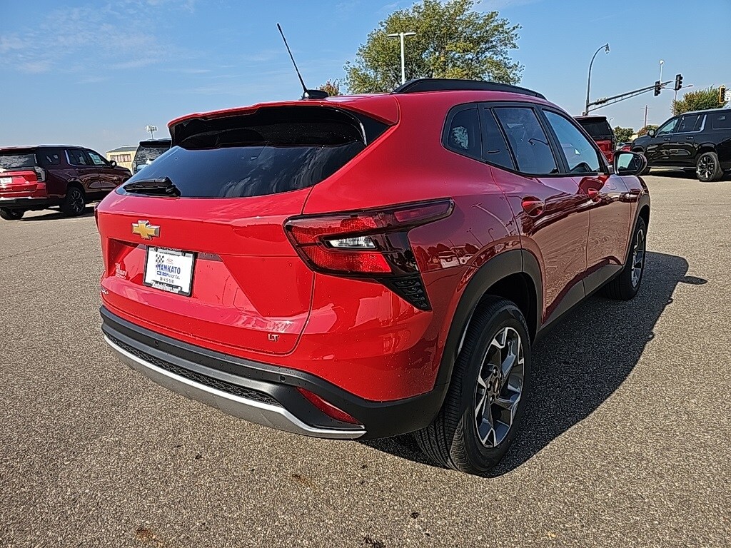 2026 Chevrolet Trax LT photo 3