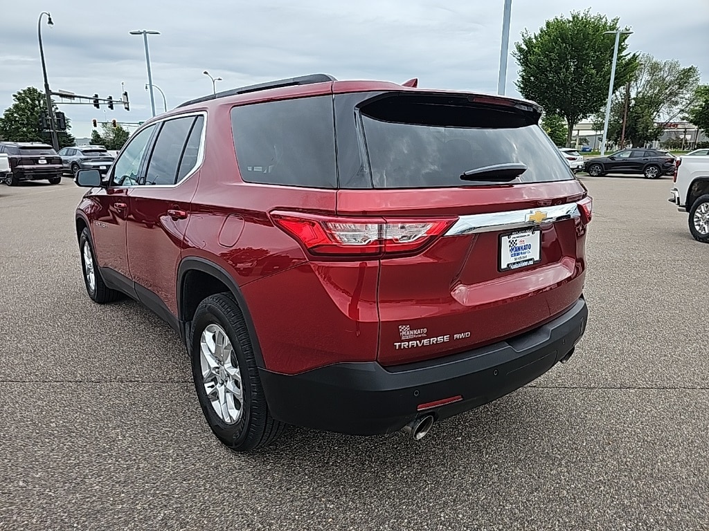 Used 2020 Chevrolet Traverse 1LT with VIN 1GNEVGKW6LJ131957 for sale in Mankato, Minnesota