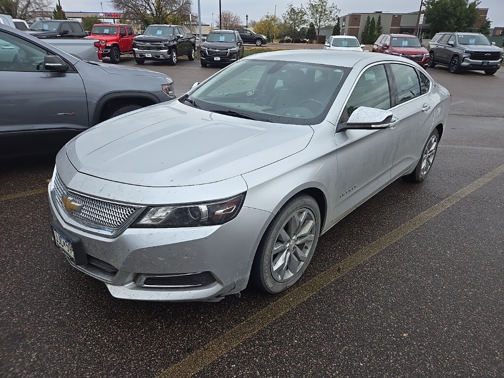 2017 Chevrolet Impala 1LT photo 2