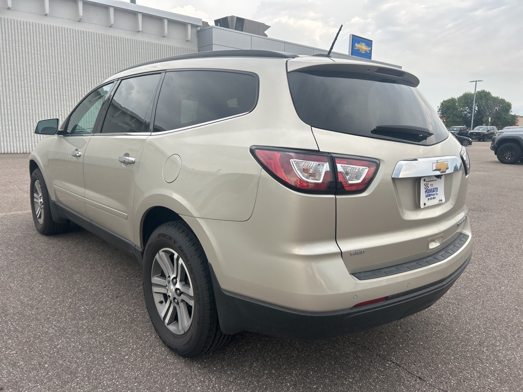 Used 2016 Chevrolet Traverse 2LT with VIN 1GNKVHKD7GJ218490 for sale in Mankato, Minnesota