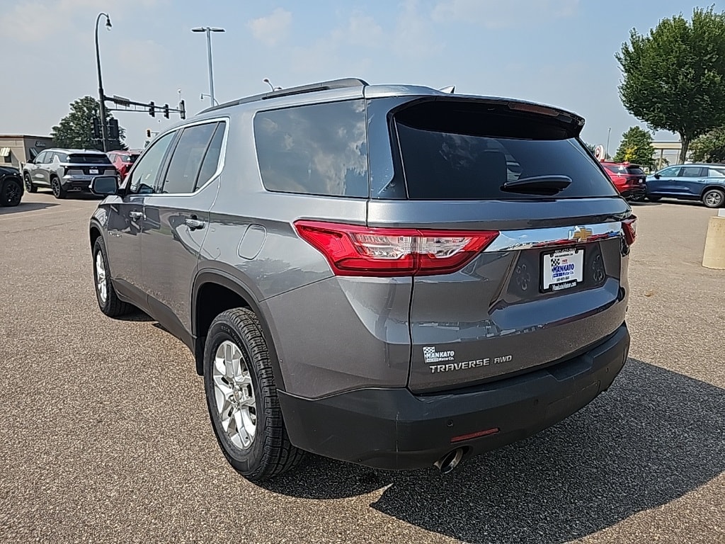 Used 2019 Chevrolet Traverse 1LT with VIN 1GNEVGKW5KJ247018 for sale in Mankato, Minnesota