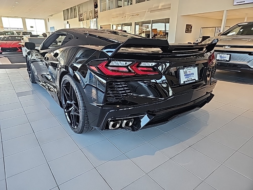 Used 2021 Chevrolet Corvette 2LT with VIN 1G1YB2D43M5117014 for sale in Mankato, Minnesota