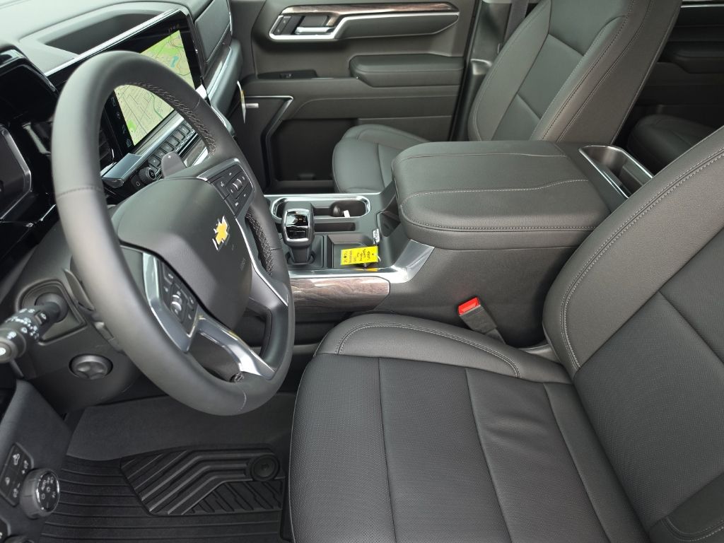 2026 Chevrolet Silverado 1500 LTZ - Photo 6